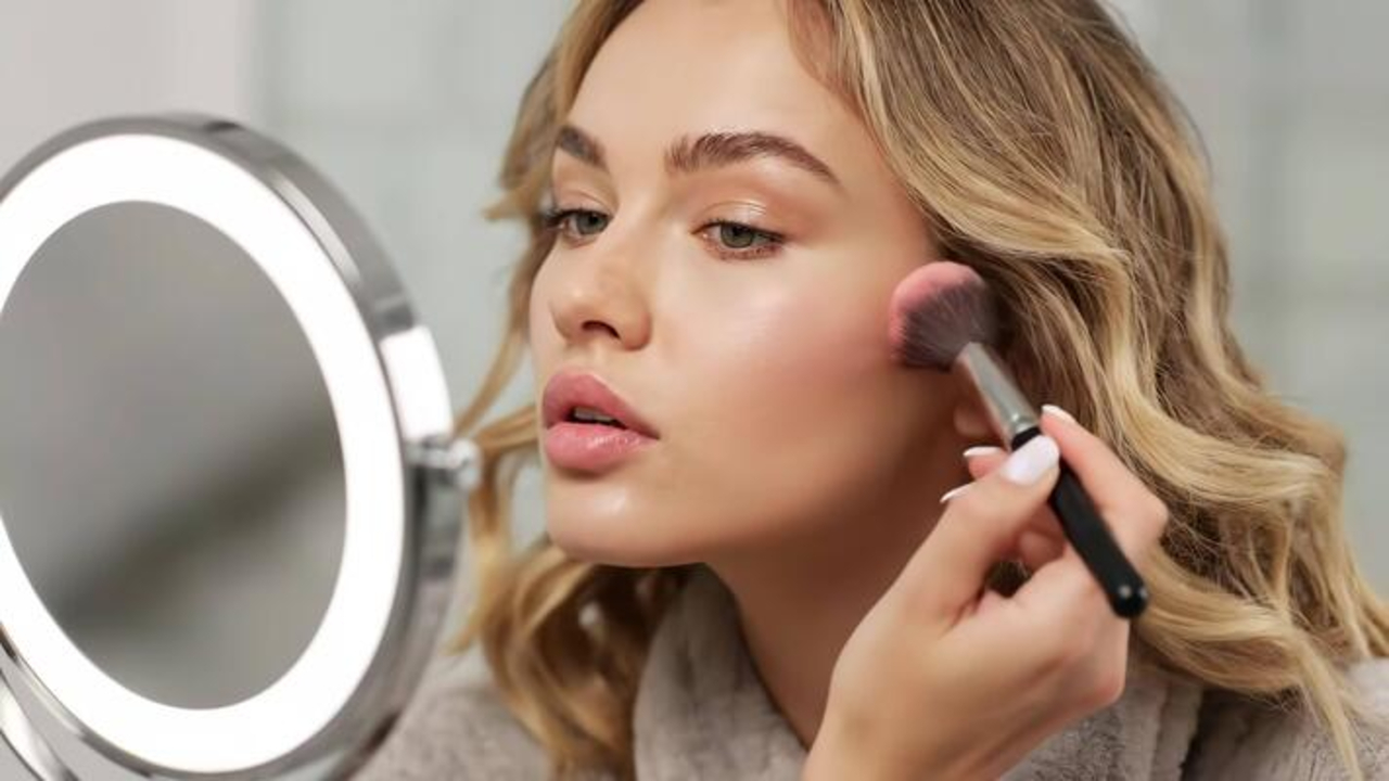 Top 5 Foundation yang Bikin Glowing dan Tahan Lama Meski Berkeringat Seharian