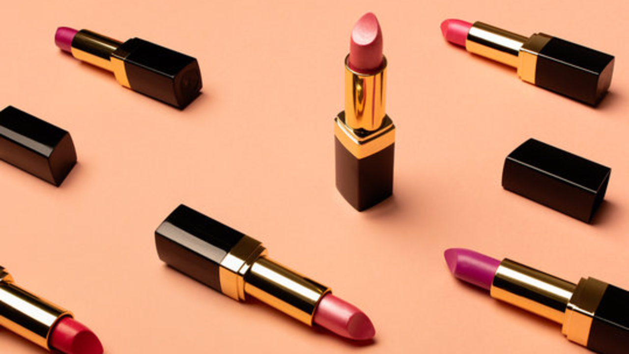 Ini Dia 5 Rekomendasi Lipstik Transferproof Murah untuk Ibu-Ibu yang Awet Seharian