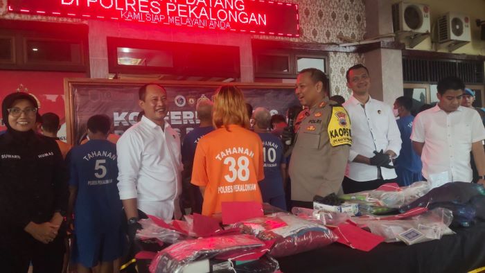 Polisi Bongkar Bisnis Esek-esek di Tempat Kost di Pekalongan, Perempuan Muda 'Dijual' Rp600 Ribu Sekali 'Main'