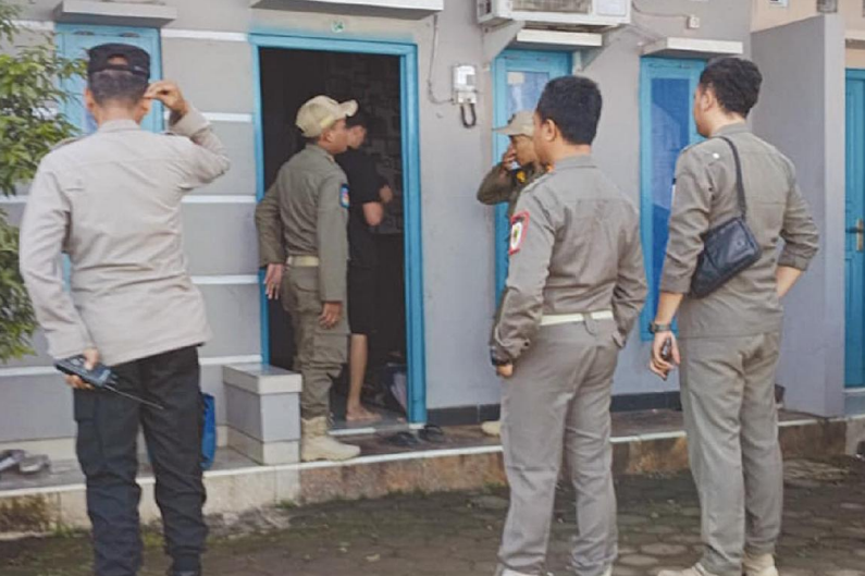 Pasangan Di bawah Umur Dirazia Tim Gabungan di Kosan Kajen