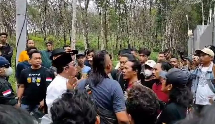 Penutupan Kafe di Gandarum Pekalongan Nyaris Ricuh