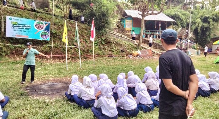 MTs NU Tirto Adakan Latihan Dasar Kepemimpinan di Buper Lolong