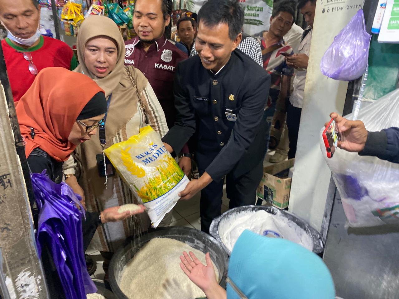 Beras Makin Mahal Pasca Pemilu, Pemkab Batang Bakal Suplai Beras SPHP Rp11 Ribu ke Pasar-pasar