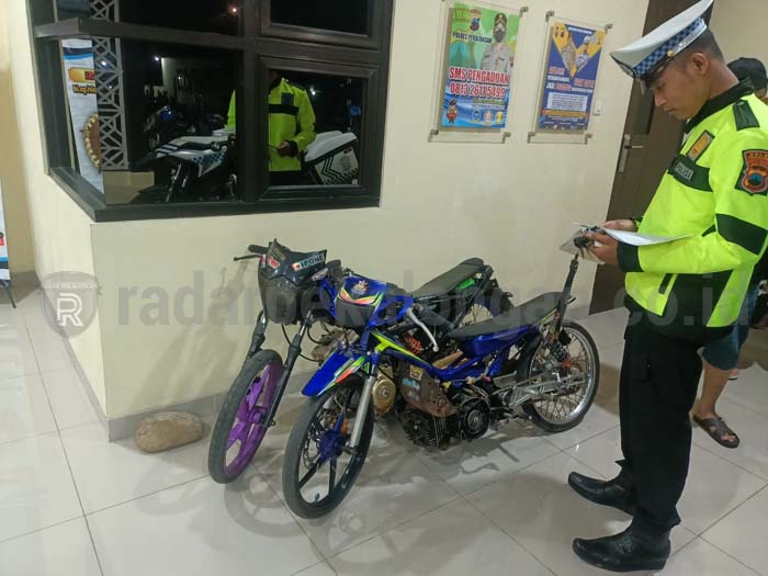 Polisi Bubarkan Balap Liar di Desa Kalijoyo 