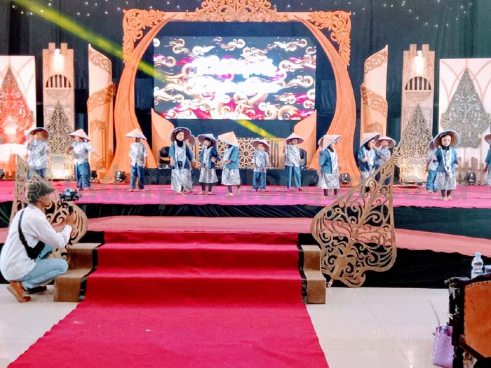 Wonderland of Java, Bertabur Budaya 