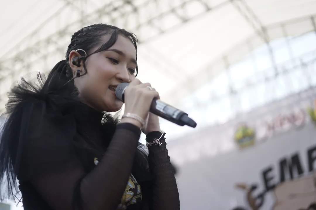 Yeni Inka Meriahkan Konser Musik Sosialisasi Gempur Rokok Ilegal di Alun-alun Kajen