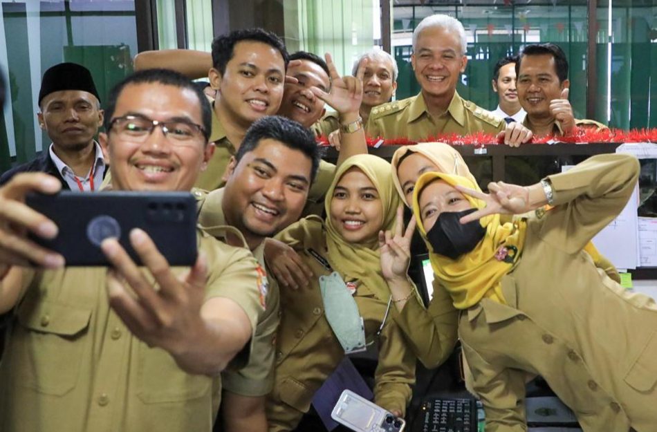 Sambangi OPD dan Kejutkan ASN Pemprov Jateng, Ganjar : Saya Pamit dan Titip Jaga Integritas Ya