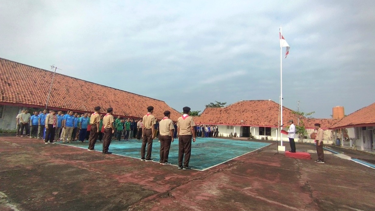 Warga Binaan Lapas Pekalongan Ikuti Upacara Rutin dengan Khidmat