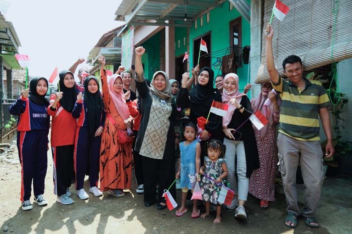 Bagikan Bendera, Diskominfo Sasar Rumah yang Belum Terpasang