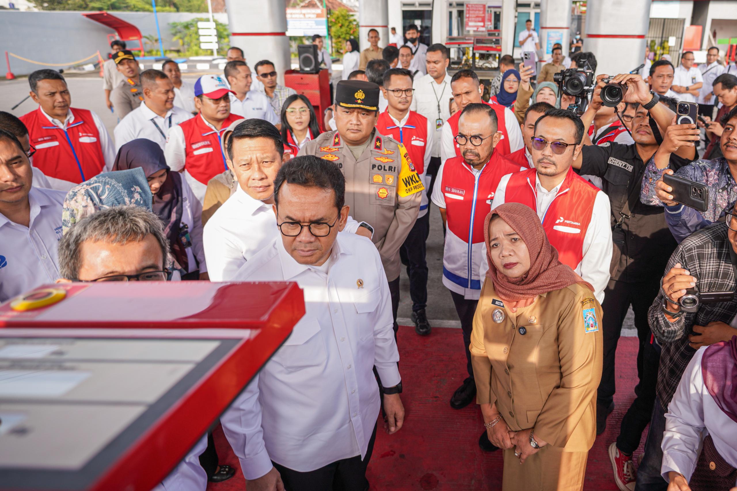 Menteri Perdagangan dan Dirut Pertamina Patra Niaga Tinjau SPBU Sleman Yang Di Segel