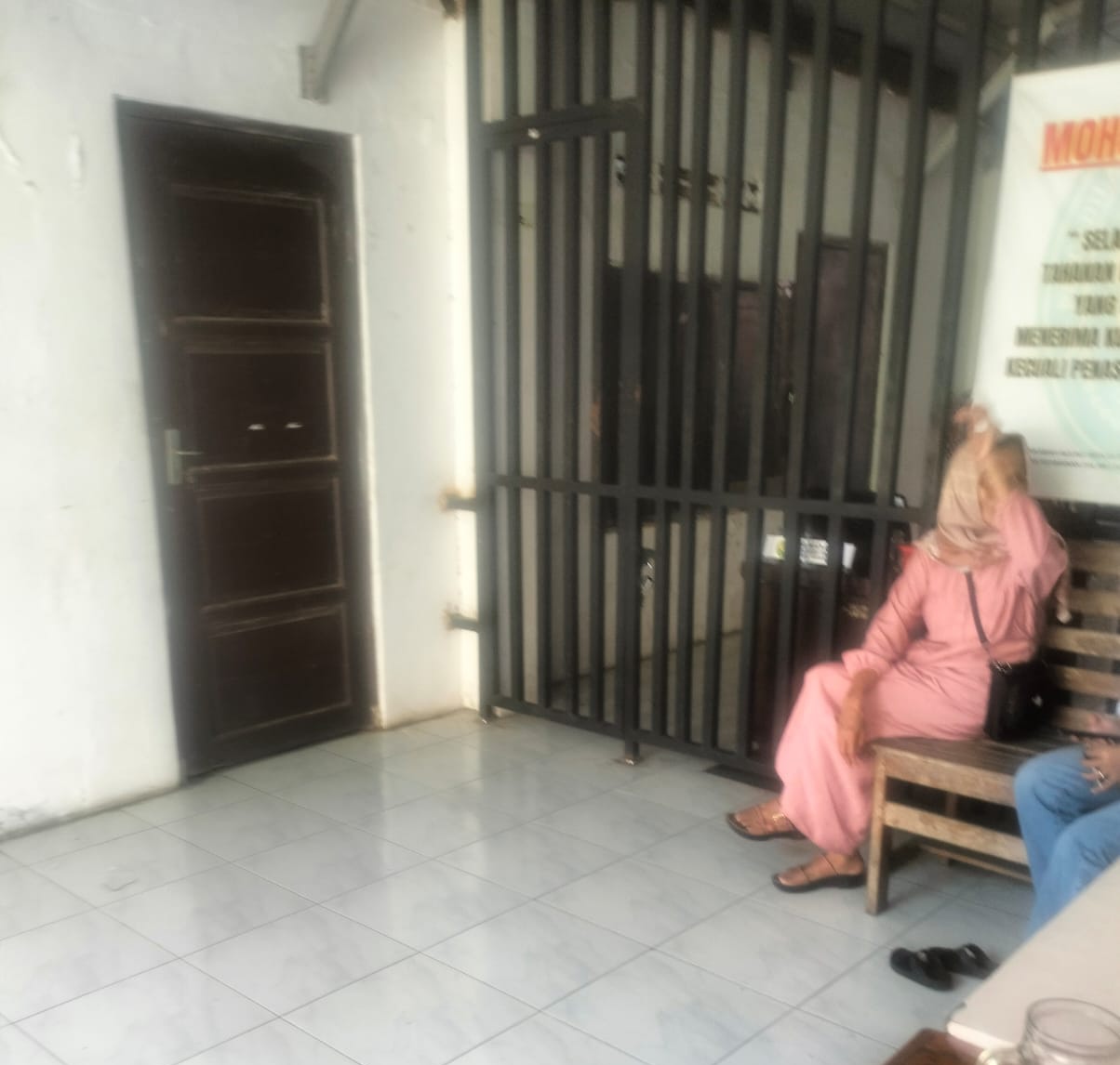 Nekat Gadai Mobil Sewaan, Ibu Rumah Tangga Didakwa Penipuan/Penggelapan