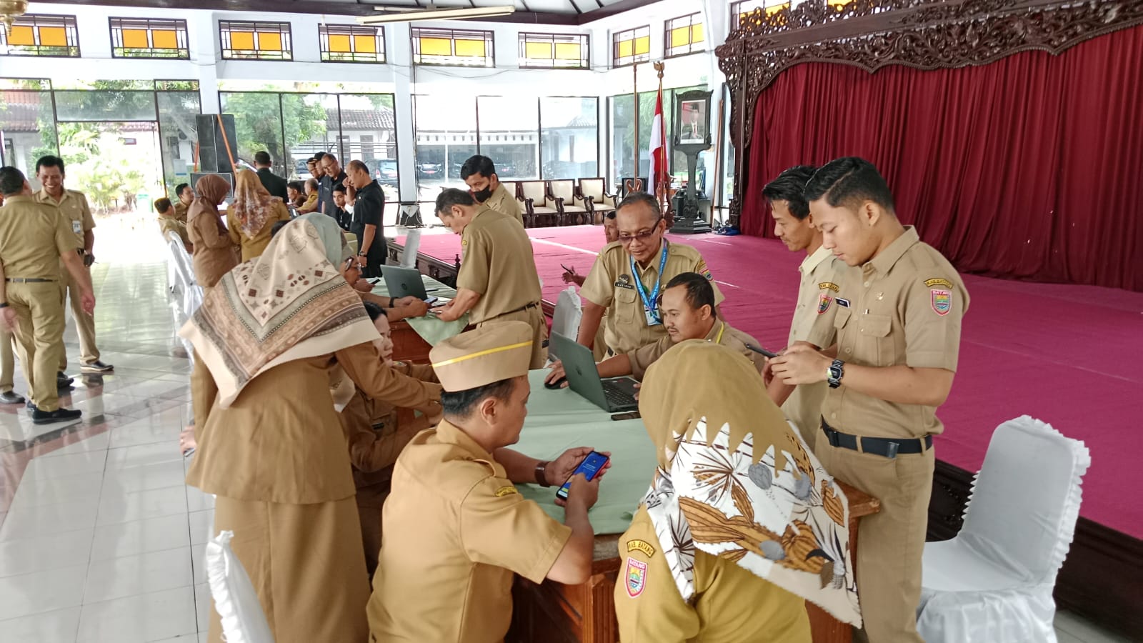 Kejar Target, Disdukcapil Batang Targetkan ASN Aktifkan IKD