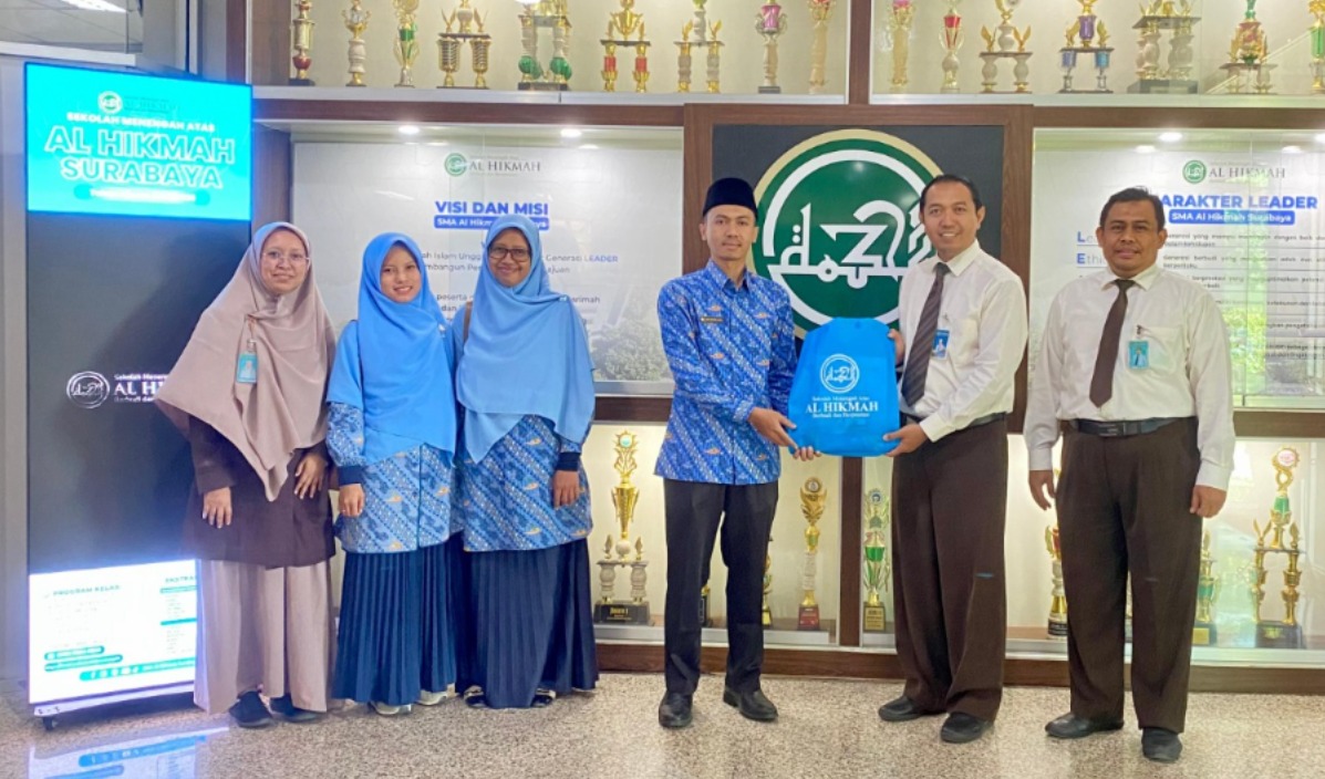 Benchmarking Kolaboratif YP2SI Al-Ummah dengan Al-Hikmah Surabaya Perkuat Mutu Pendidikan Berkelanjutan