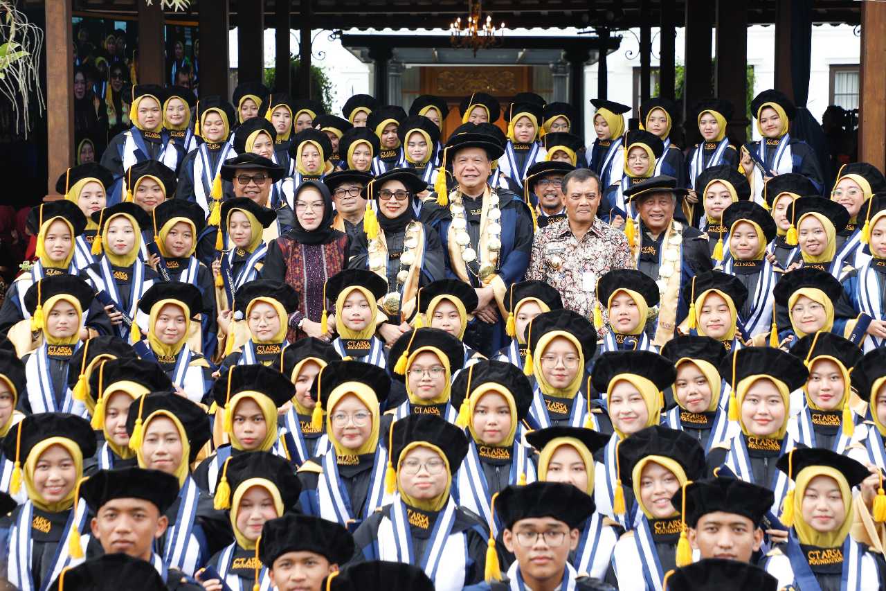 Pemprov Jateng Anggarkan Miliaran Rupiah Untuk Beasiswa Pendidikan untuk Anak dari Keluarga Miskin