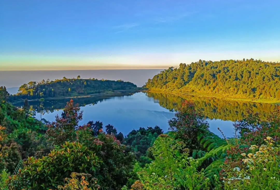 Tempatnya Gak Mengecewakan 5 Wisata Alam di Batang Ini Cocok untuk Liburan Bersama Keluarga