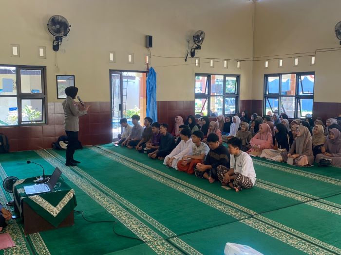 Binmas Polres Pekalongan Sosialisasikan Anti Perundungan di SMK Muhammadiyah Katanganyar