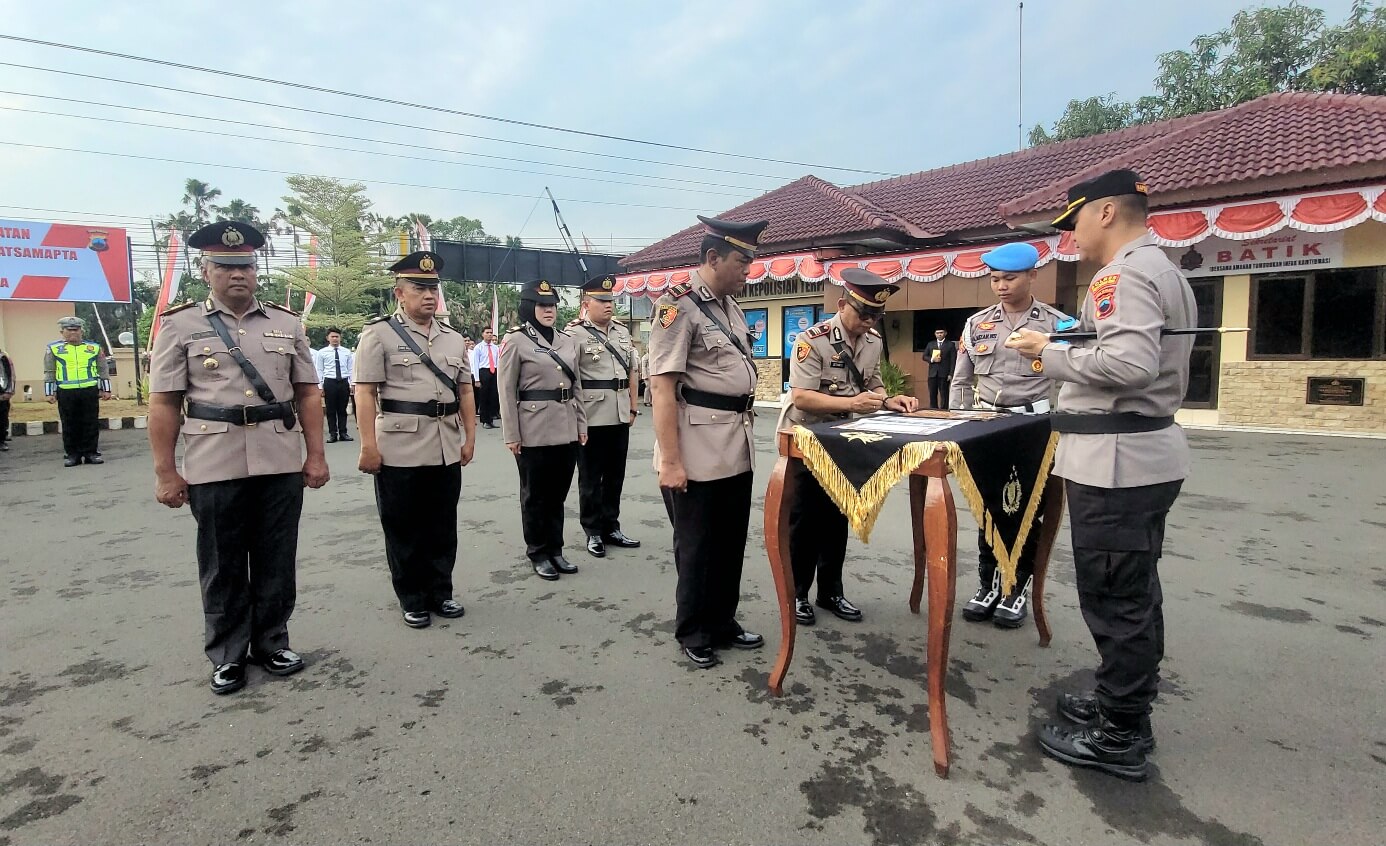 Dari Kasat Reskrim hingga Kasiwas, Empat Pejabat Utama Polres Pekalongan Kota Resmi Berganti