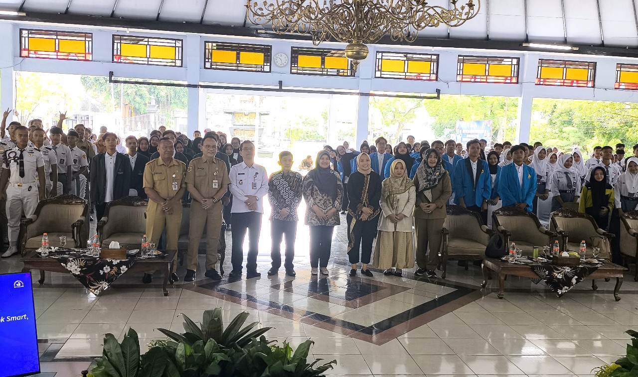 Book Smart, Street Smart, Spiritual Smart: Formula Lengkap Agen Perubahan Masa Depan