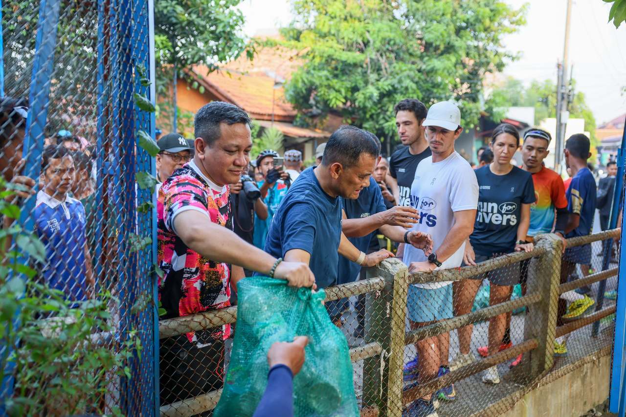 Melalui Gerakan Run for Rivers, Ahmad Luthfi Bersih-Bersih Sampah Bersama Masyarakat