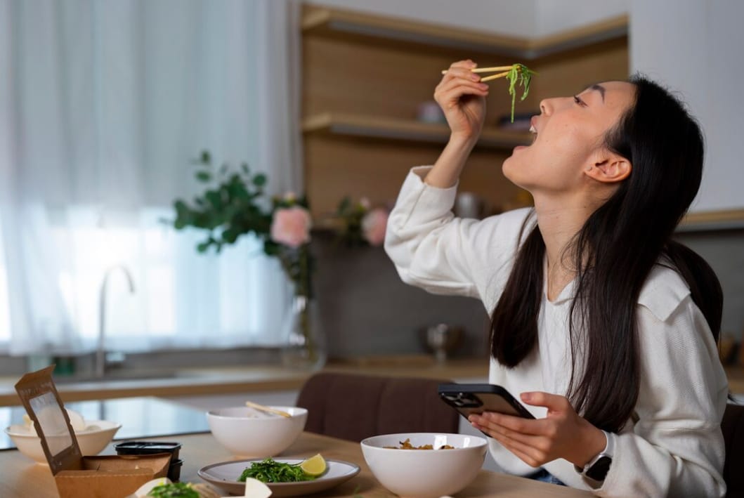 4 Makanan yang Bisa Memutihkan Kulit dan Menghilangkan Flek Hitam, Bikin Kulit Putih Glowing Ga Pakai Ribet