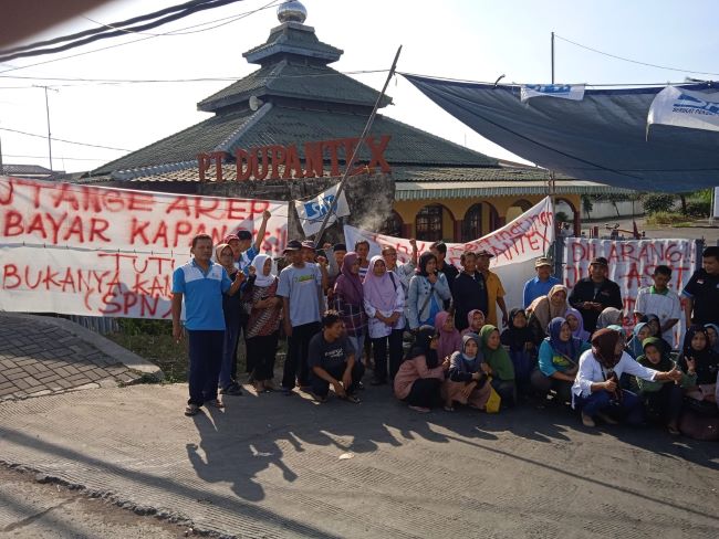 Korban PHK PT Dupantex Dirikan Tenda Keprihatinan, Rabu Besok akan Gelar Aksi Besar-besaran di DPRD di Kajen