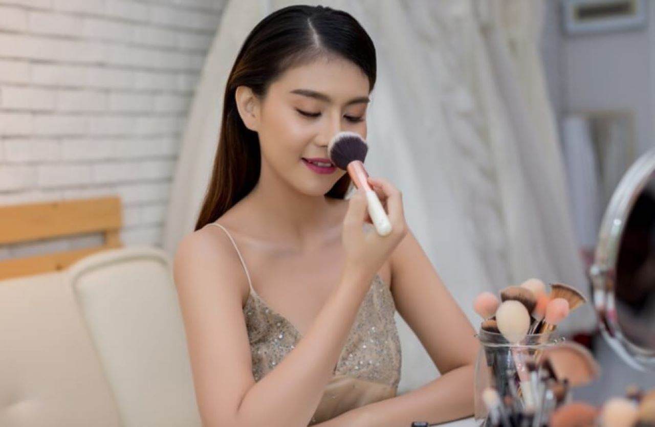 Rekomendasi Bedak yang Cocok Dipakai Sehari-Hari, Formula Tahan Lama dan Ampuh Tahan Minyak