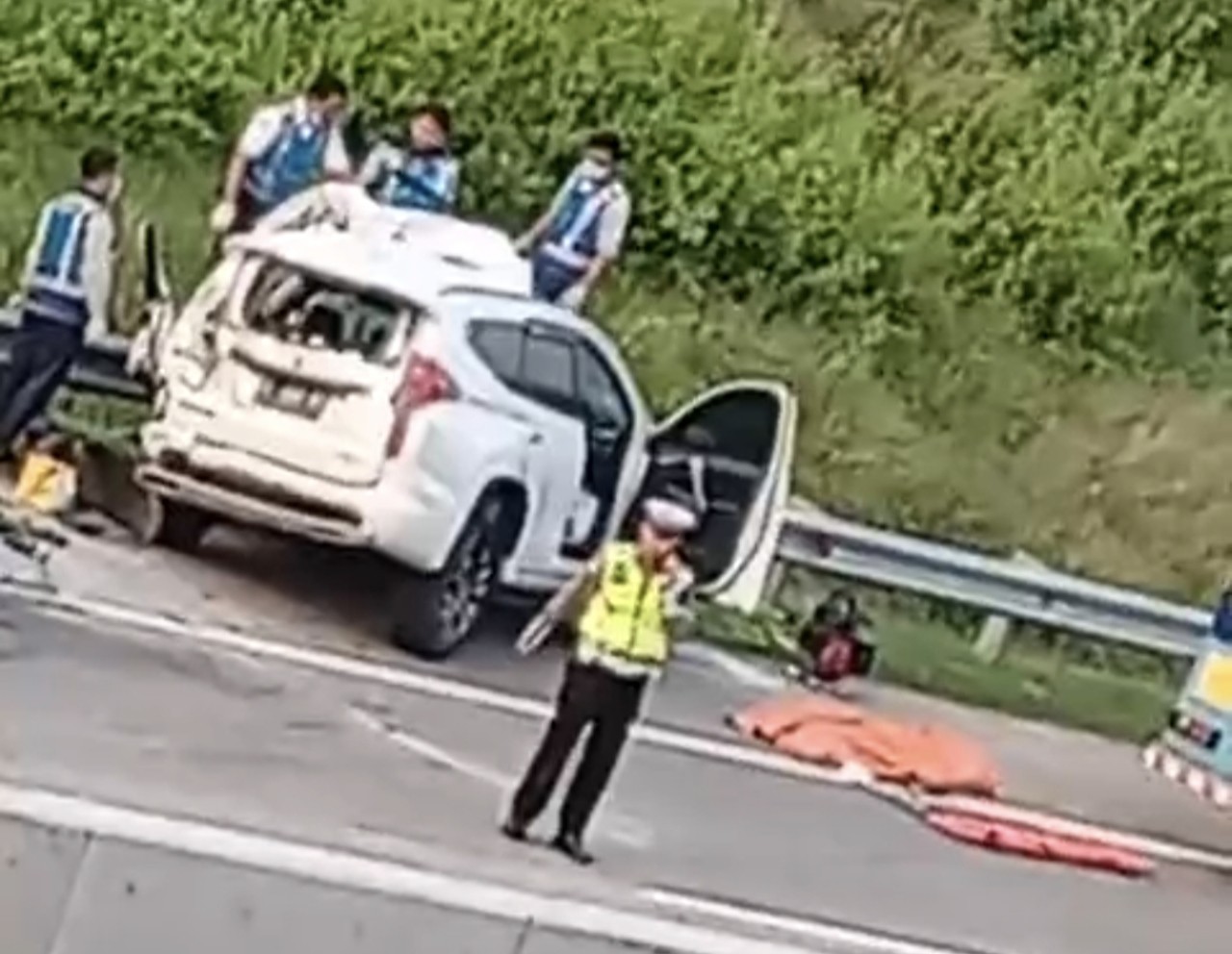 Tabrakan Beruntun di Tol Semarang-Batang, 3 Penumpang Pajero Tewas di Lokasi