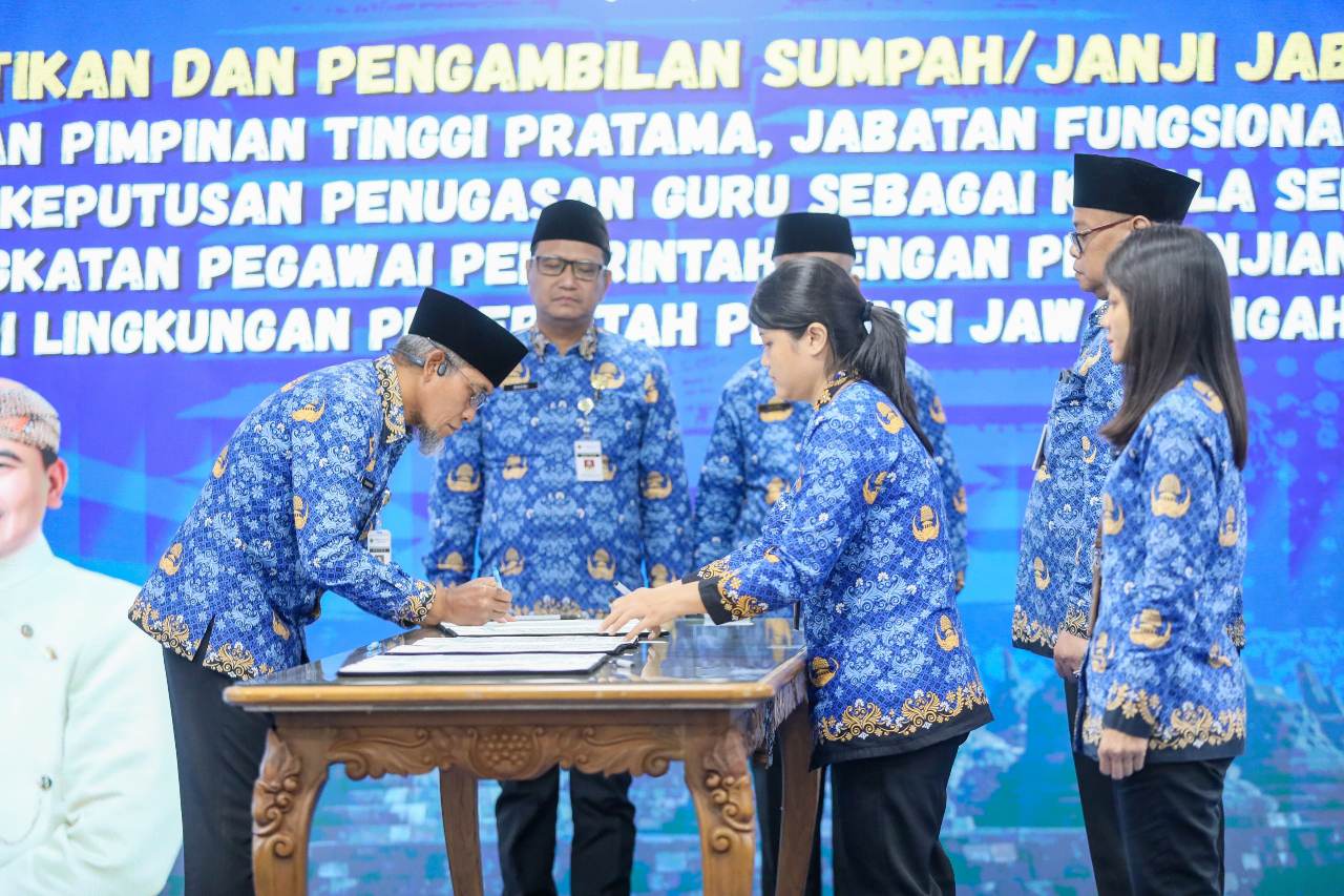 Lantik Pejabat Baru, Sekda Jateng Tekankan Integritas