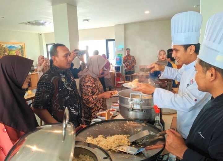 Nikmati Makan Siang Sepuasnya di Hotel Kiyana Premiere Batang Hanya Rp44.999, Menu Beragam