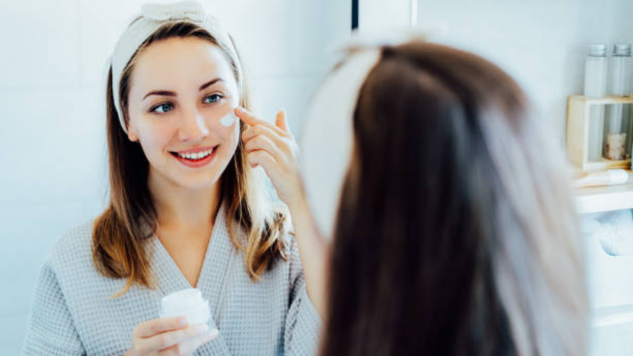 Ini Dia Skincare Anti Aging untuk Usia 40 Tahun Ke Atas, Rahasia Wajah Awet Muda