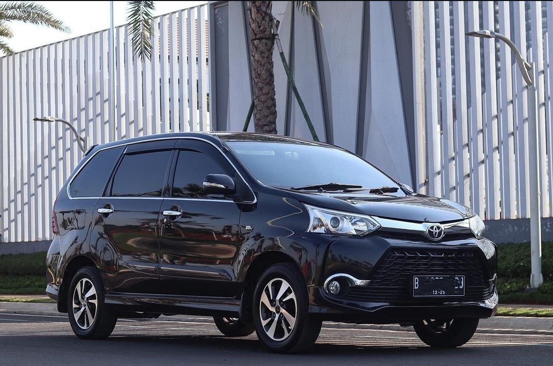 Toyota Veloz 2015 Masih Menjadi Mobil Andalan Keluarga di Indonesia, Selain Harganya Murah Ini Alasan Lainnya!