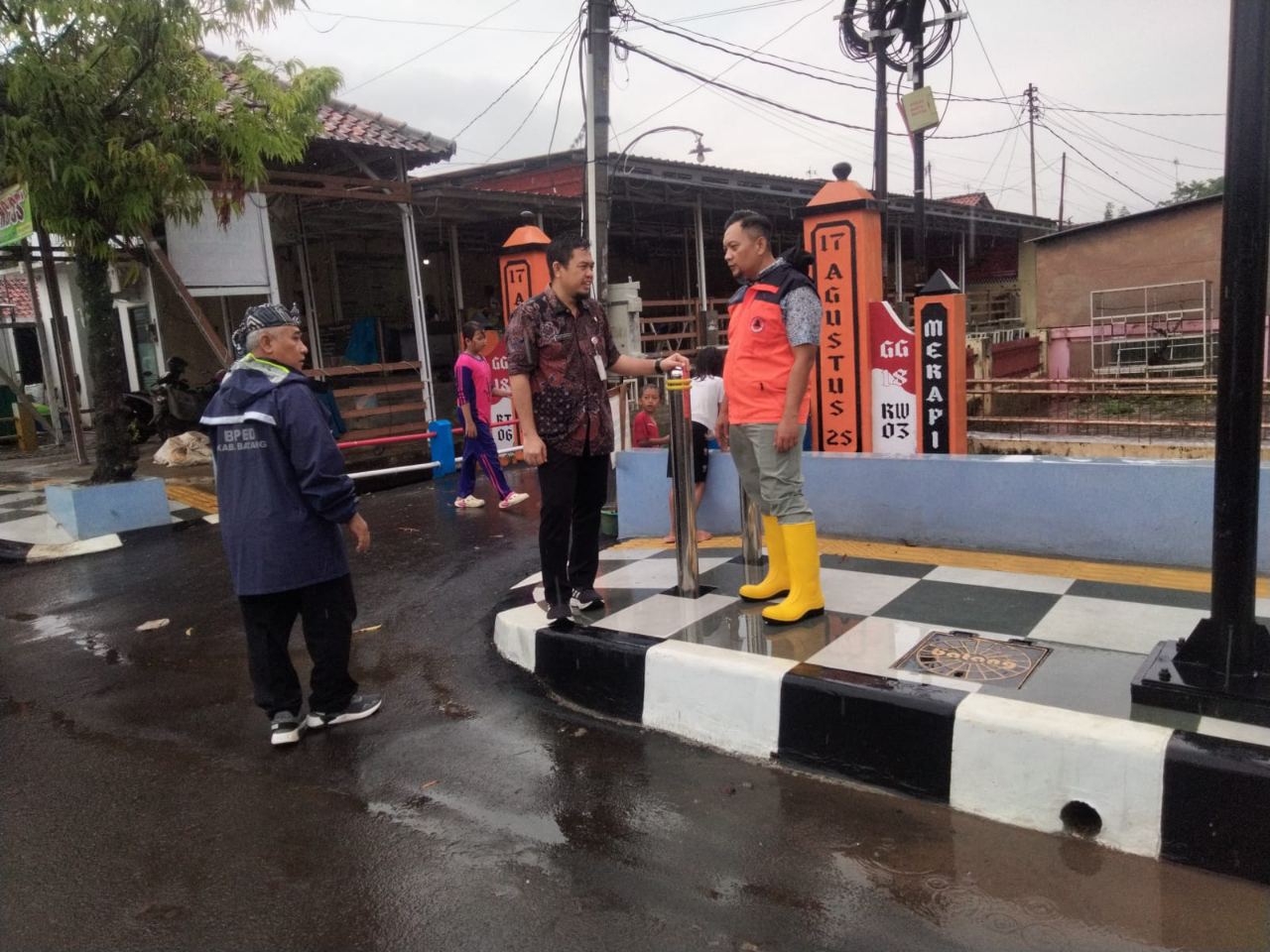 Dinas PUPR Batang Tegaskan Proyek Trotoar Jalan Ahmad Yani untuk Tata Kota, Bukan Atasi Banjir