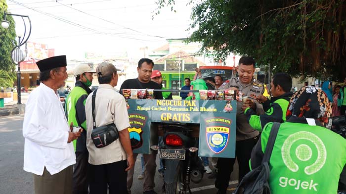 Jaring Aspirasi ala Pak Bhabin, Segelas Kopi untuk Berkomunikasi