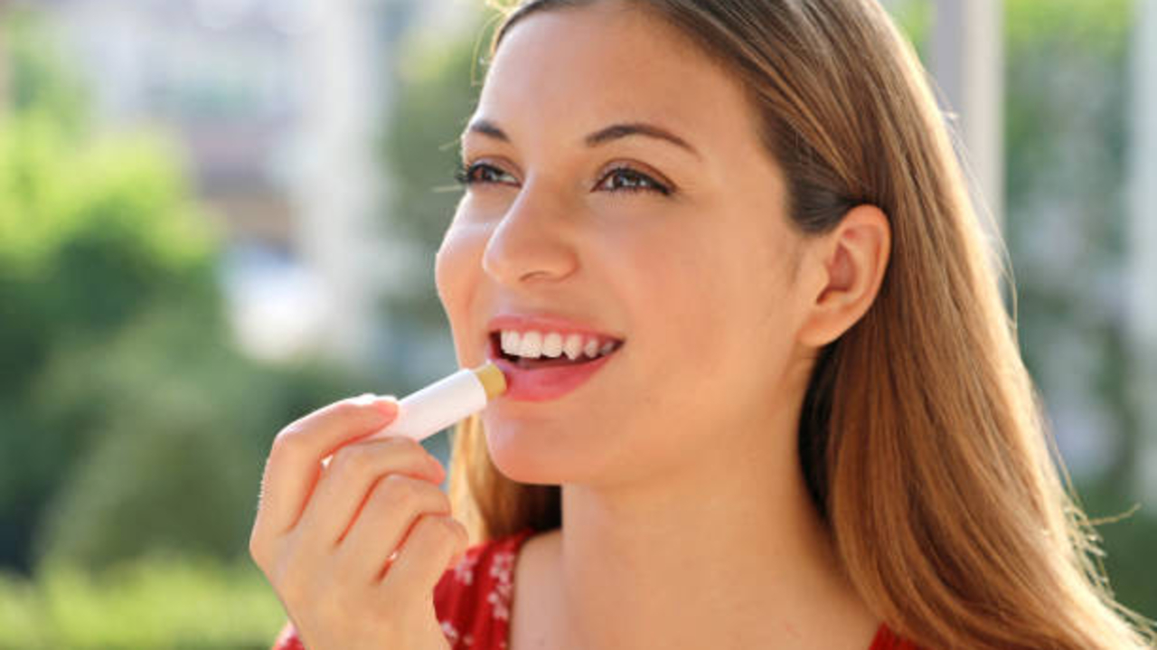 Mulai 20 Ribuan, Ini Dia Rekomendasi Lip Balm SPF untuk Bibir Kering