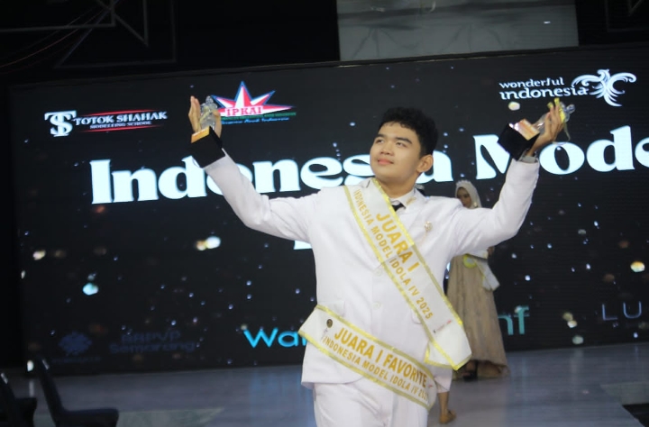 Kabar Membanggakan dari Pekalongan, M. Parel Rezkee Edelsteen Raih Juara Satu Indonesia Model Idola 4 2025 