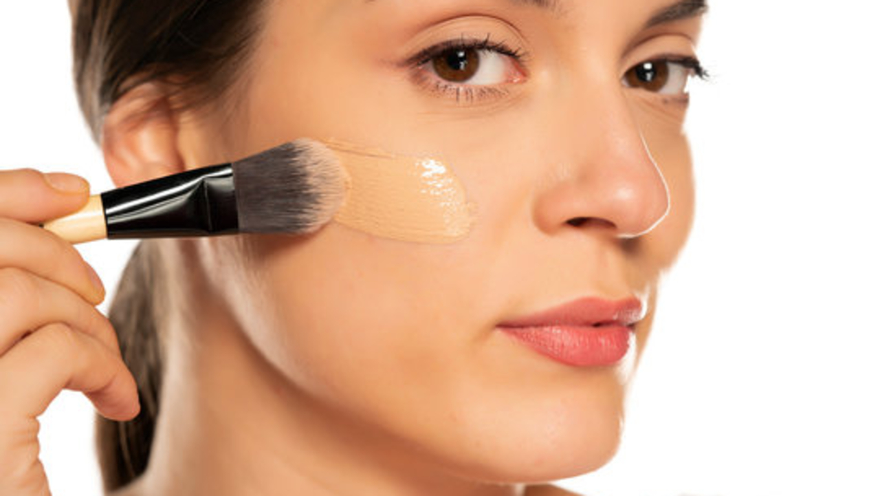 4 Foundation yang Bagus dan Tahan Lama Meski Mudah Berkeringat