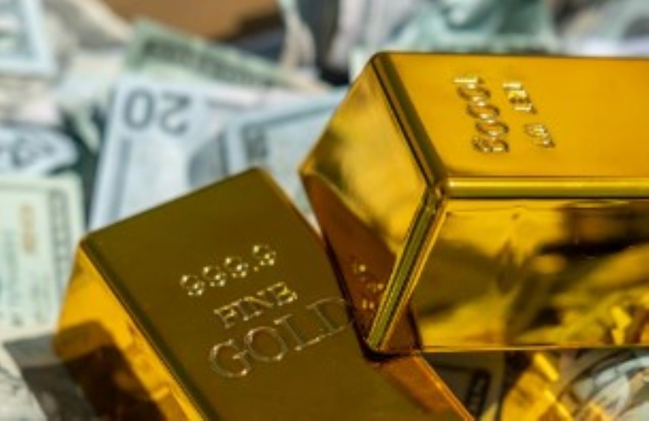 Ternyata Sudah Diprediksi! Harga Emas Anjlok ke US$ 3.920! Apakah Dampak Geopolitik Juga Penyebabnya?