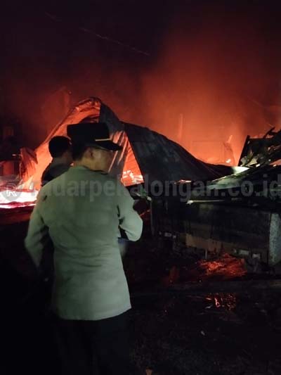 18 Ribu Ekor Ayam Mati Terbakar, Peternak Rugi Milyaran Rupiah