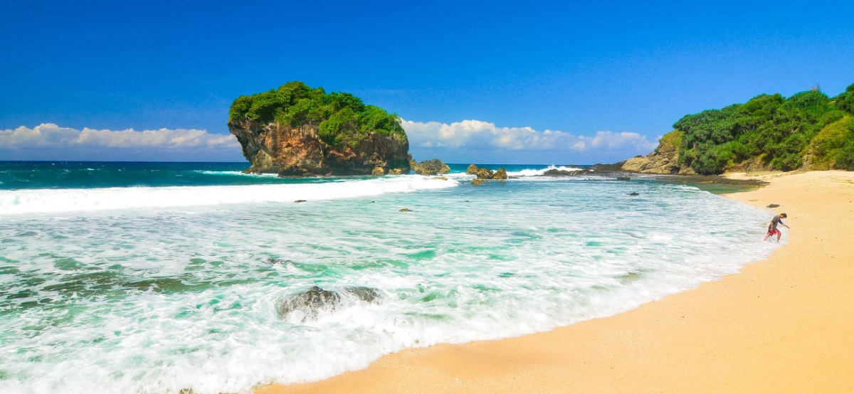 Memanjakan Mata, Ini Dia 4 Rekomendasi Pantai Cantik di Gunungkidul yang Wajib Kamu Kunjungi