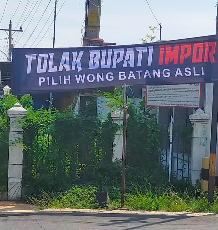 Jelang Pilkada Kabupaten Batang, Muncul Spanduk Penolakan Terhadap Calon Bupati Impor