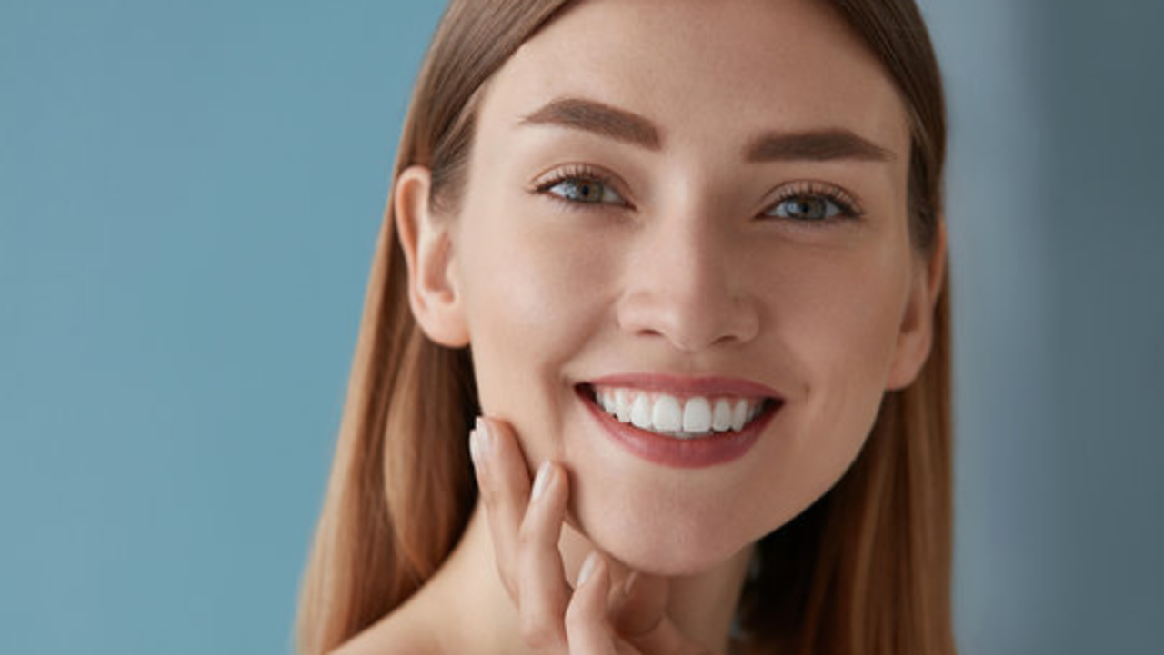 3 Cara Menghilangkan Plak Gigi Secara Alami, Begini Panduannya!