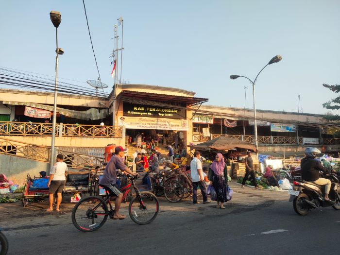 Pedagang Pasar Kajen Kabupaten Pekalongan Enggan Pindah Ke Sinangohprendeng