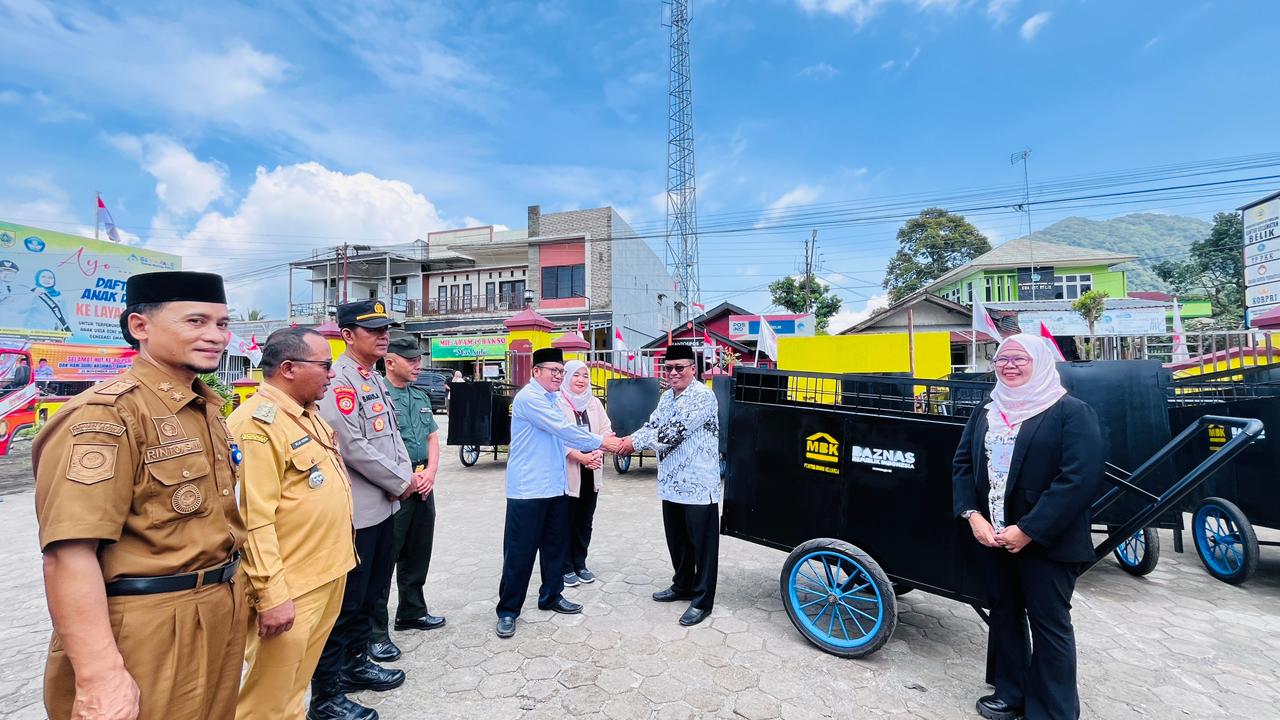 Kolaborasi MBK Ventura, BAZNAS, dan OJK Dorong Literasi Keuangan dan Kebersihan Lingkungan di Kecamatan Belik