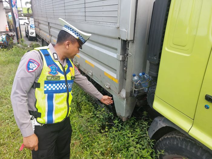 Pejalan Kaki Tewas Diserempet Truk di Pantura Pekalongan