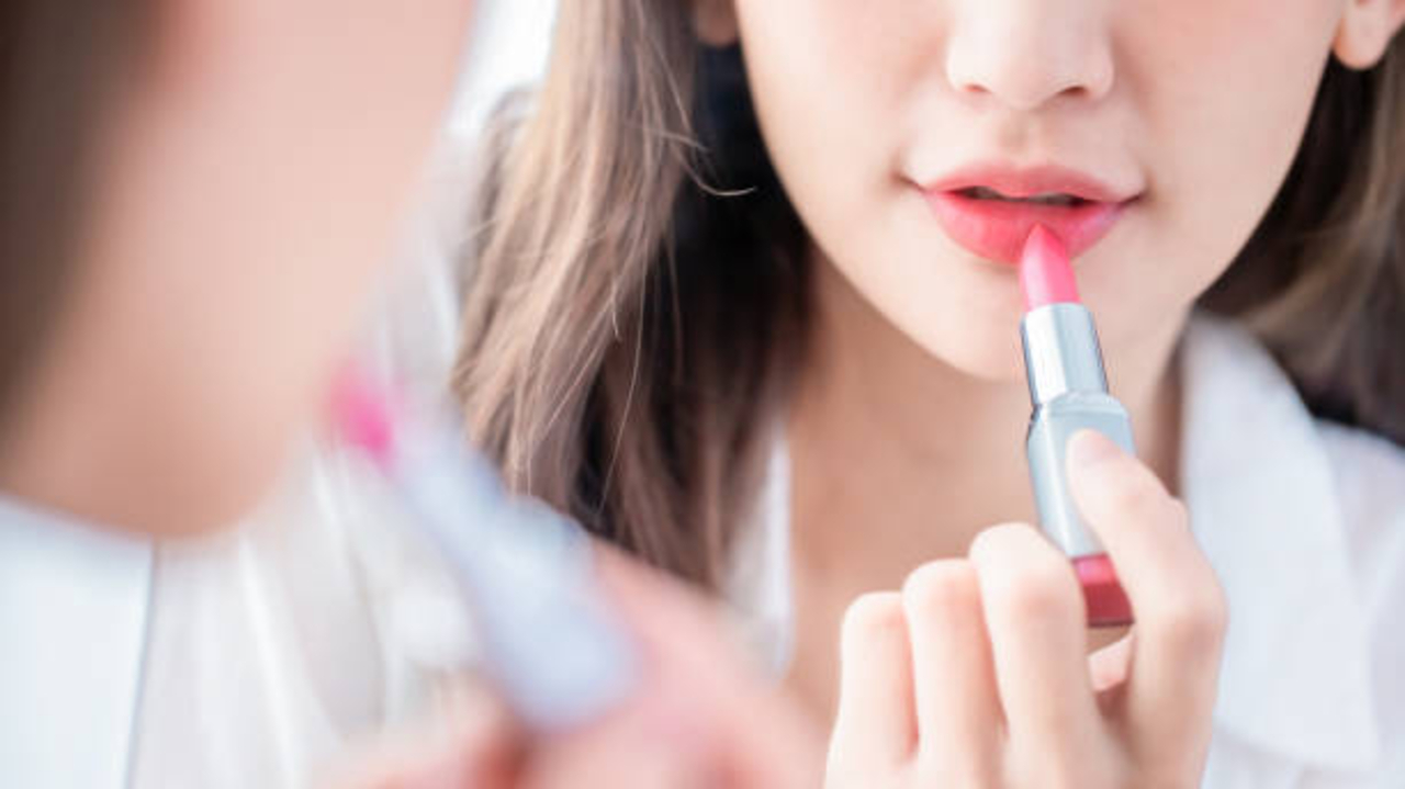 5 Lipstik yang Membuat Wajah Cerah, Cocok untuk Ibu Rumah Tangga
