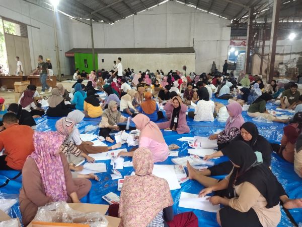 KPU Kabupaten Pekalongan Temukan 980 Surat Suara Rusak, Hari Pertama Sortir dan Lipat Surat Suara Pemilu 2024