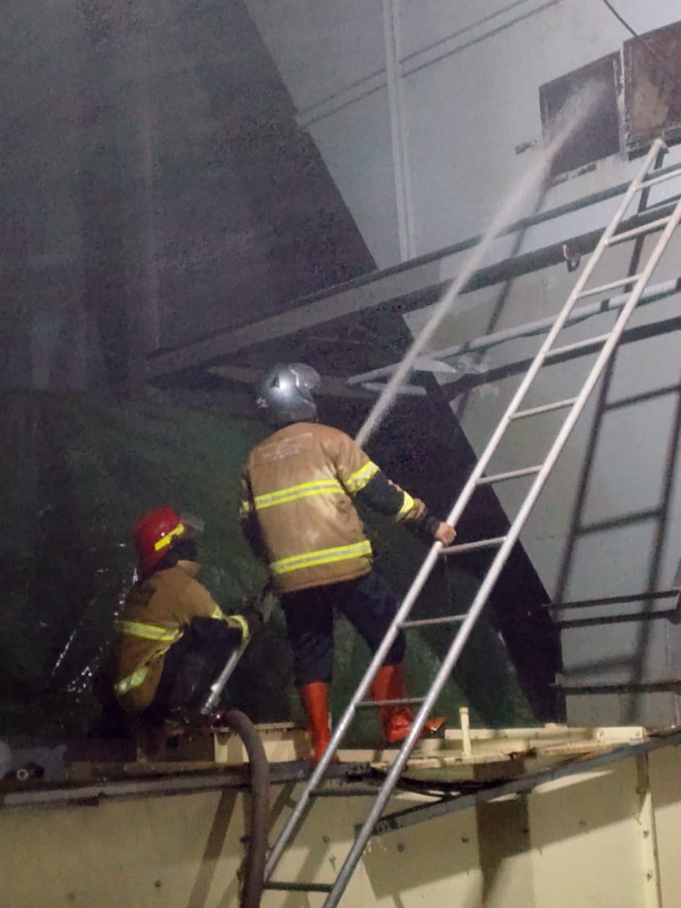 Kebakaran Mesin Dry Hammer Mill PT Sumber Graha Sejahtera Batang, Dua Pekerja Luka Bakar dan Sesak Napas