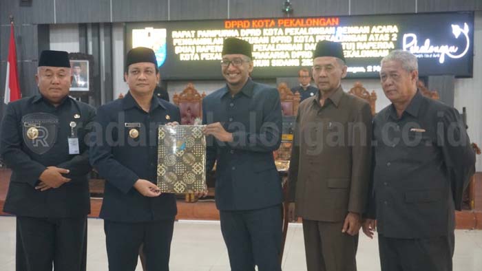 DPRD Sahkan Tiga Raperda Menjadi Perda