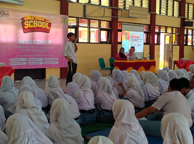 Keseruan Gbee Goes To School, Ajak Pelajar Sharing Seputar Skincare dan Digital Marketing  