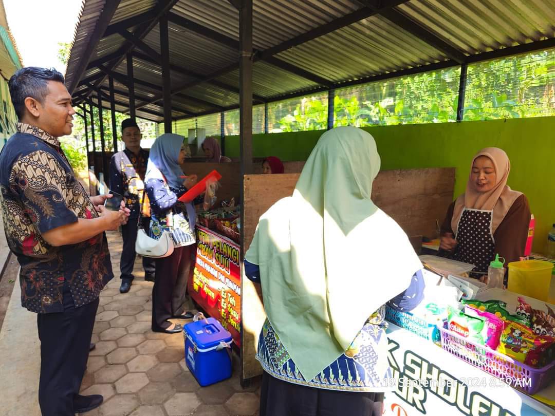 Pastikan Jajan Sekolah Aman, BBPOM Semarang Intervensi 16 Sekolah di Batang